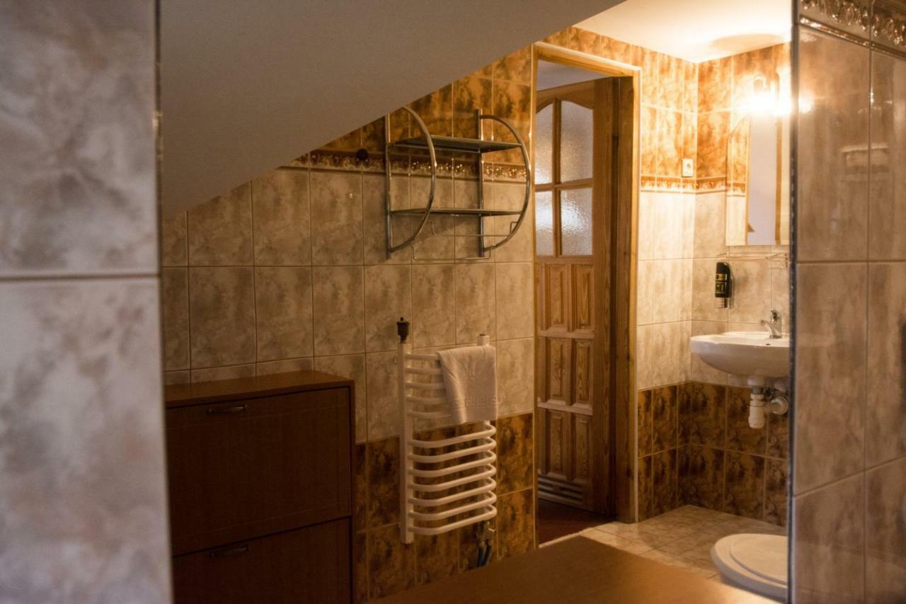 Penzion Kamenny Dvor Vysne Ruzbachy Luaran gambar
